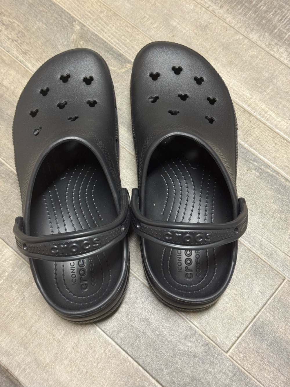 CROCS Classic Clog Black Size M-10/W-12 Lightweight Waterproof Comfy Y2K Casual - Picture 7 of 7